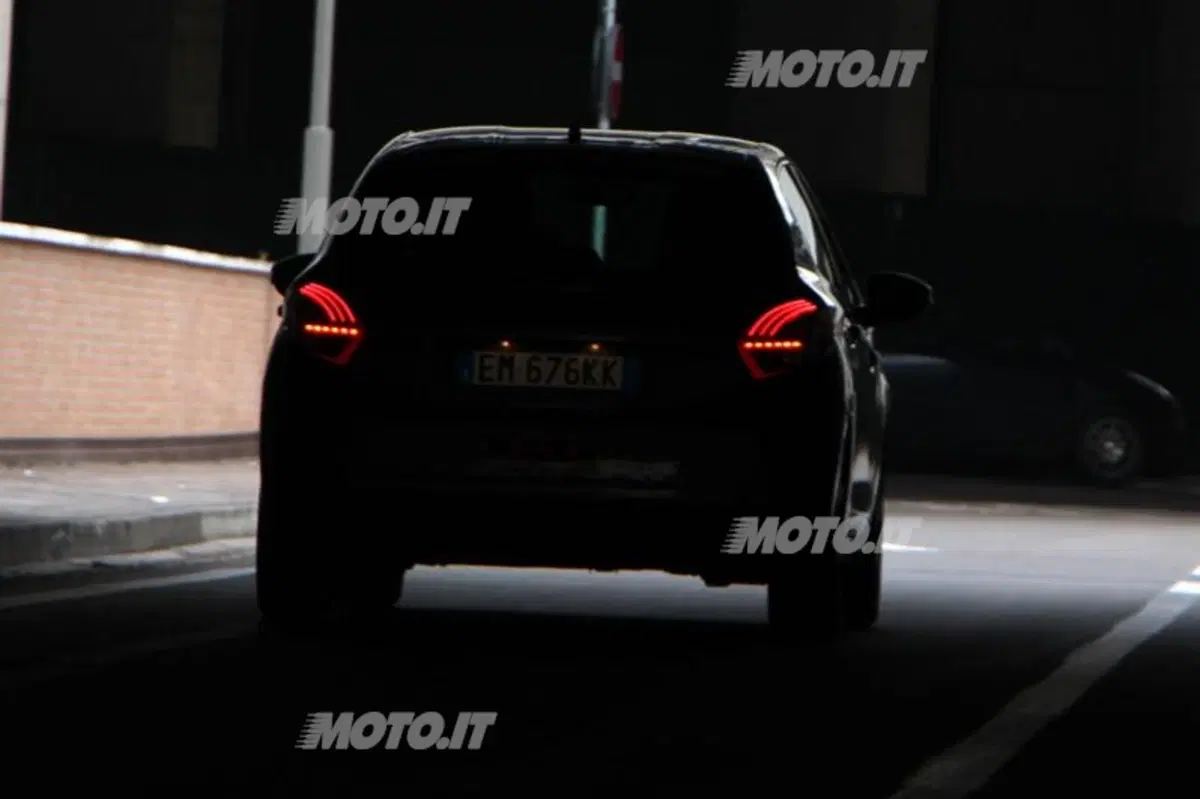 Peugeot 208 1.2 VTi (14)