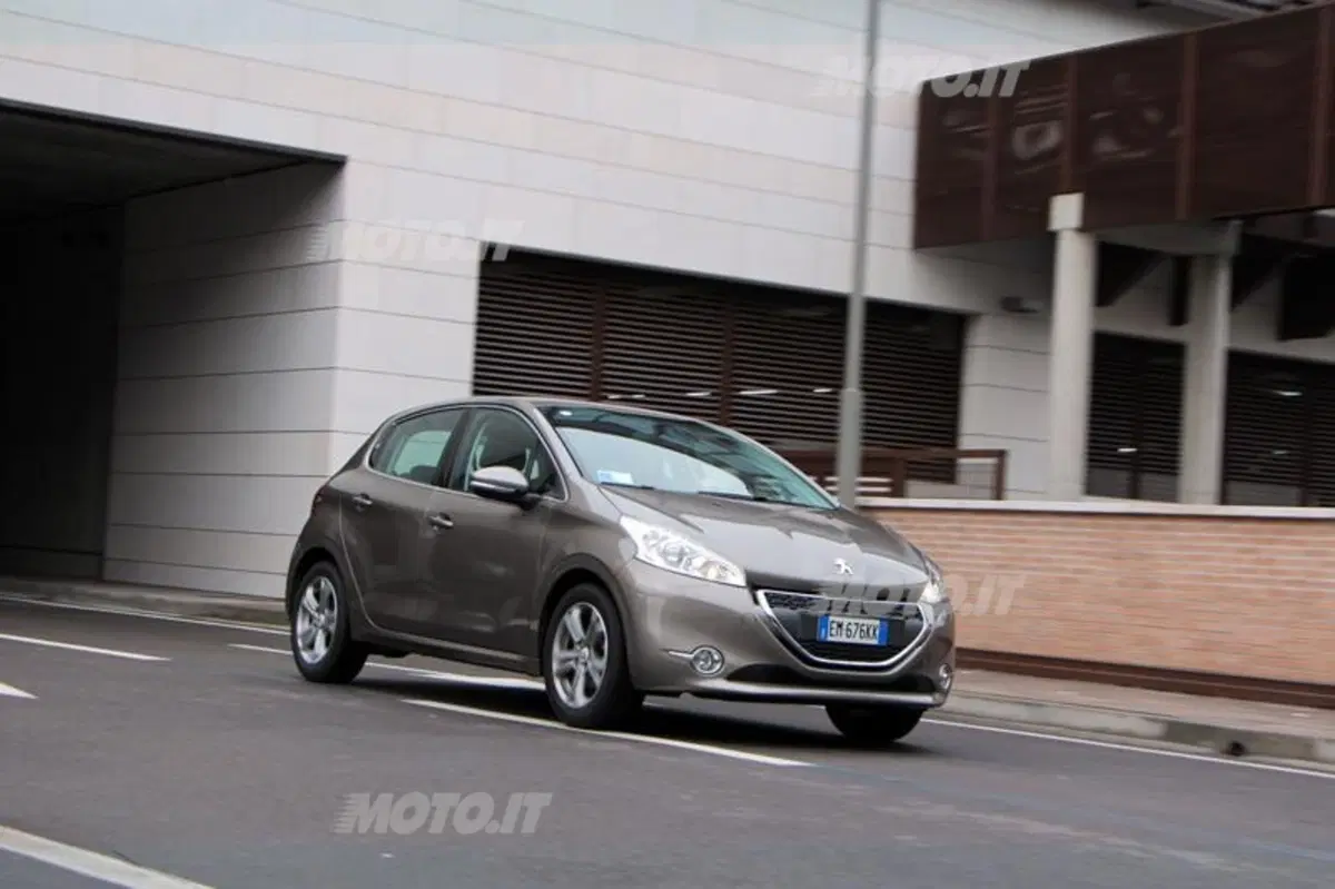 Peugeot 208 1.2 VTi (16)