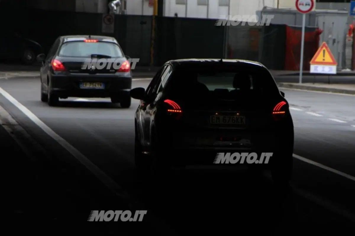 Peugeot 208 1.2 VTi (22)