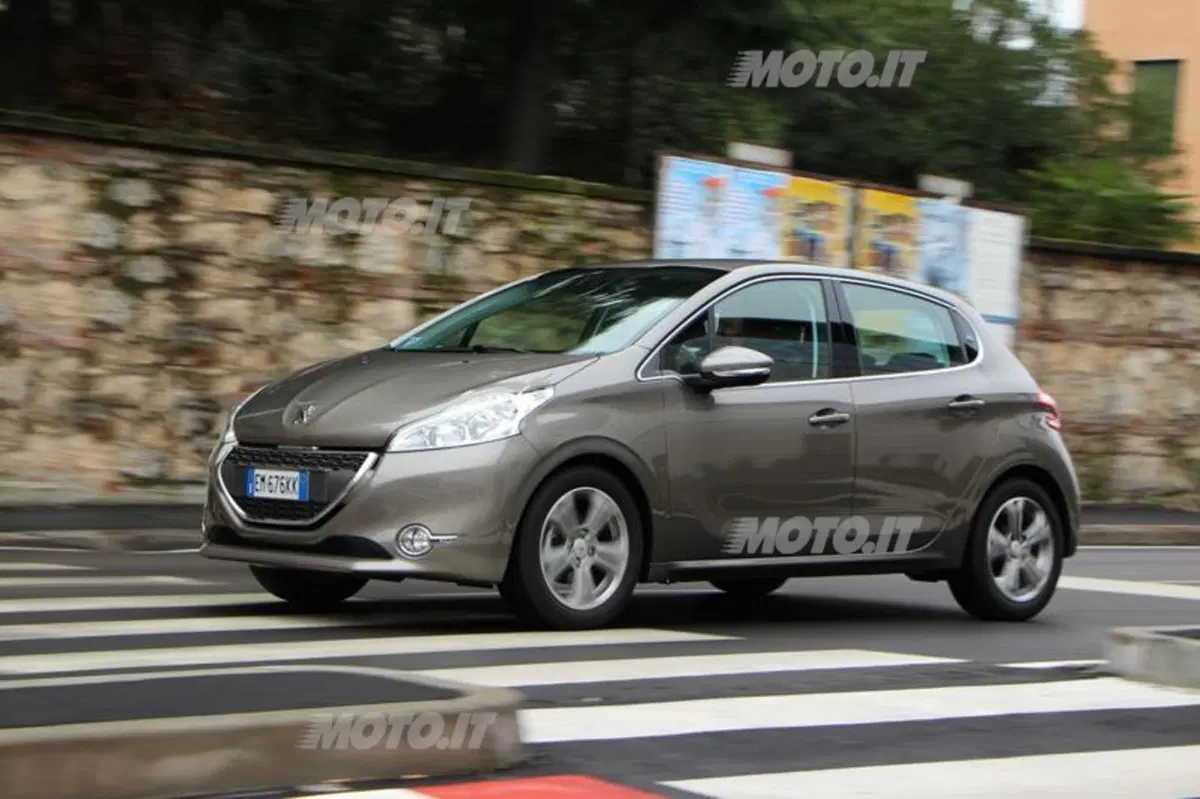 Peugeot 208 1.2 VTi (24)