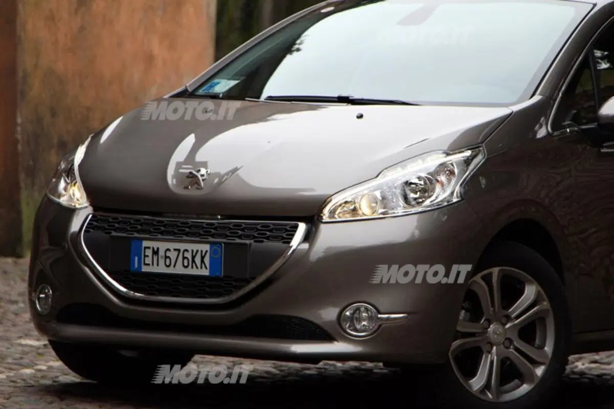 Peugeot 208 1.2 VTi (30)
