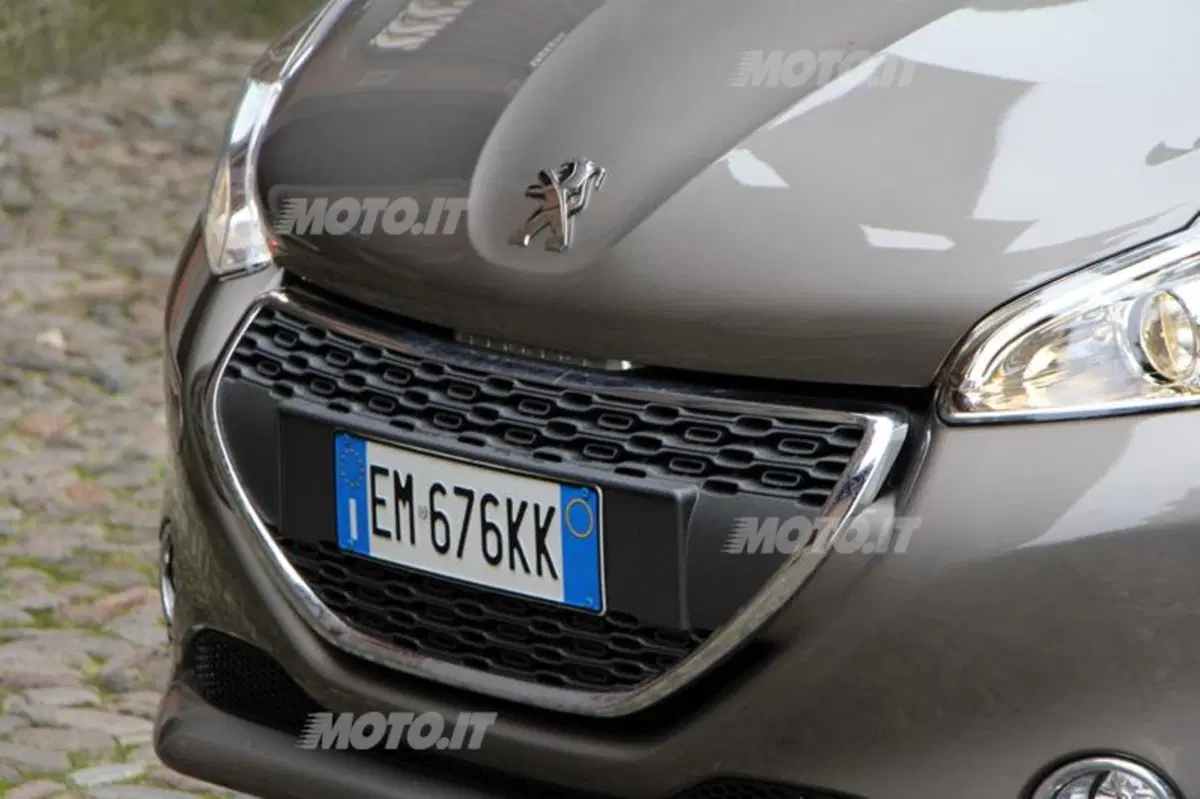 Peugeot 208 1.2 VTi (31)