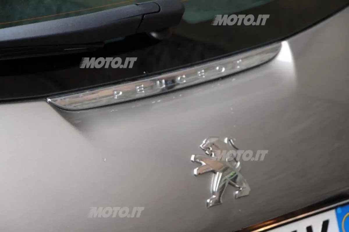 Peugeot 208 1.2 VTi (40)