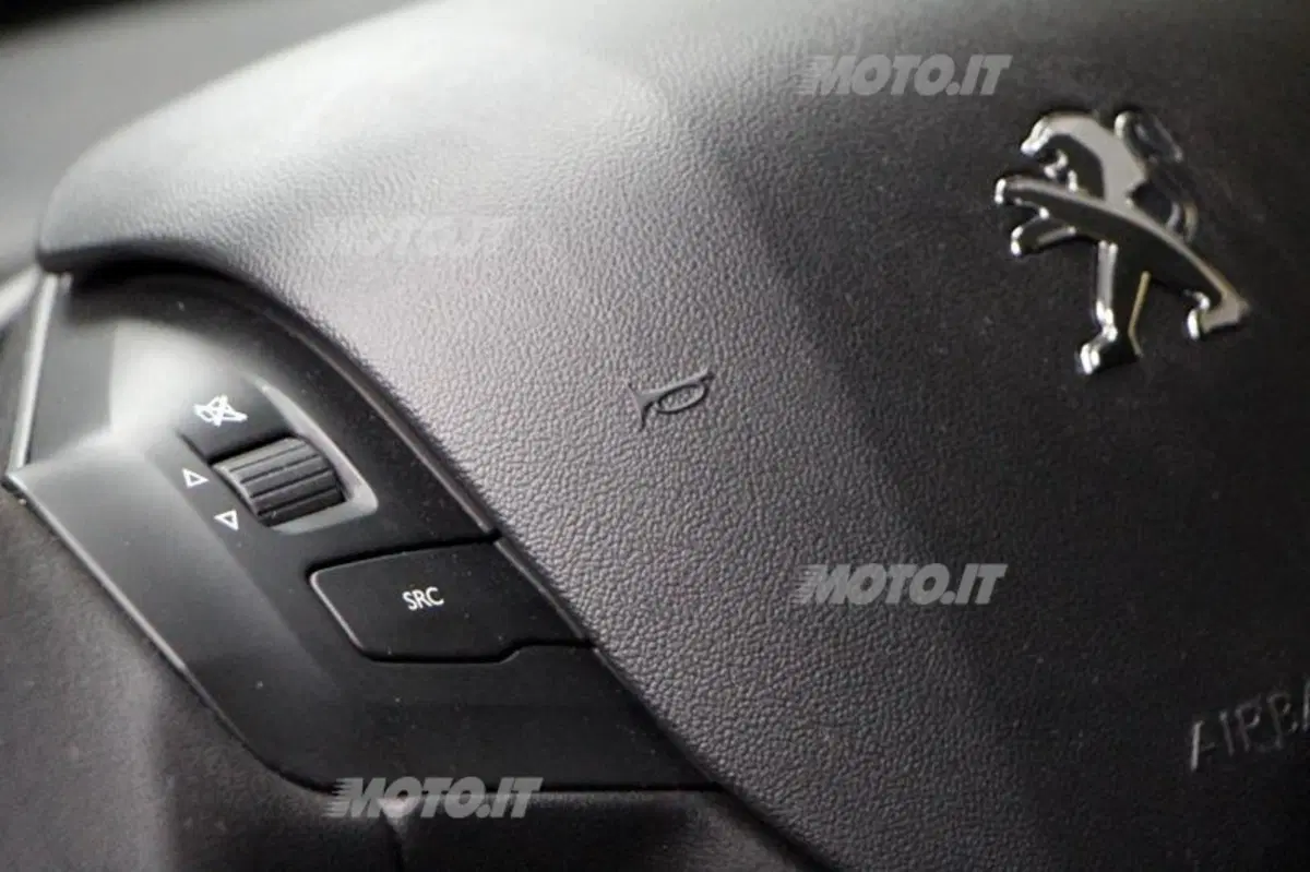 Peugeot 208 1.2 VTi (59)