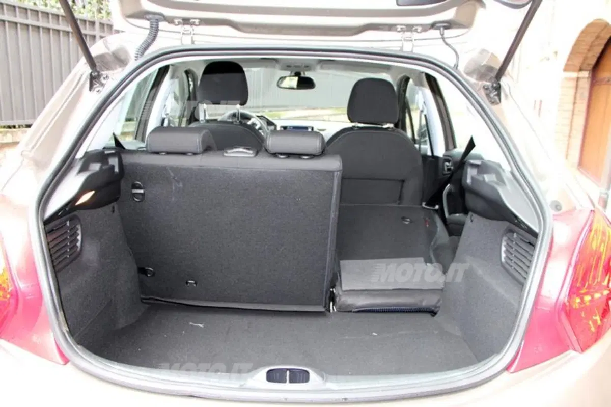 Peugeot 208 1.2 VTi (64)