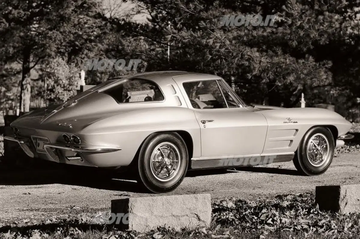 Chevrolet Corvette: 60 anni di mito americano (5)