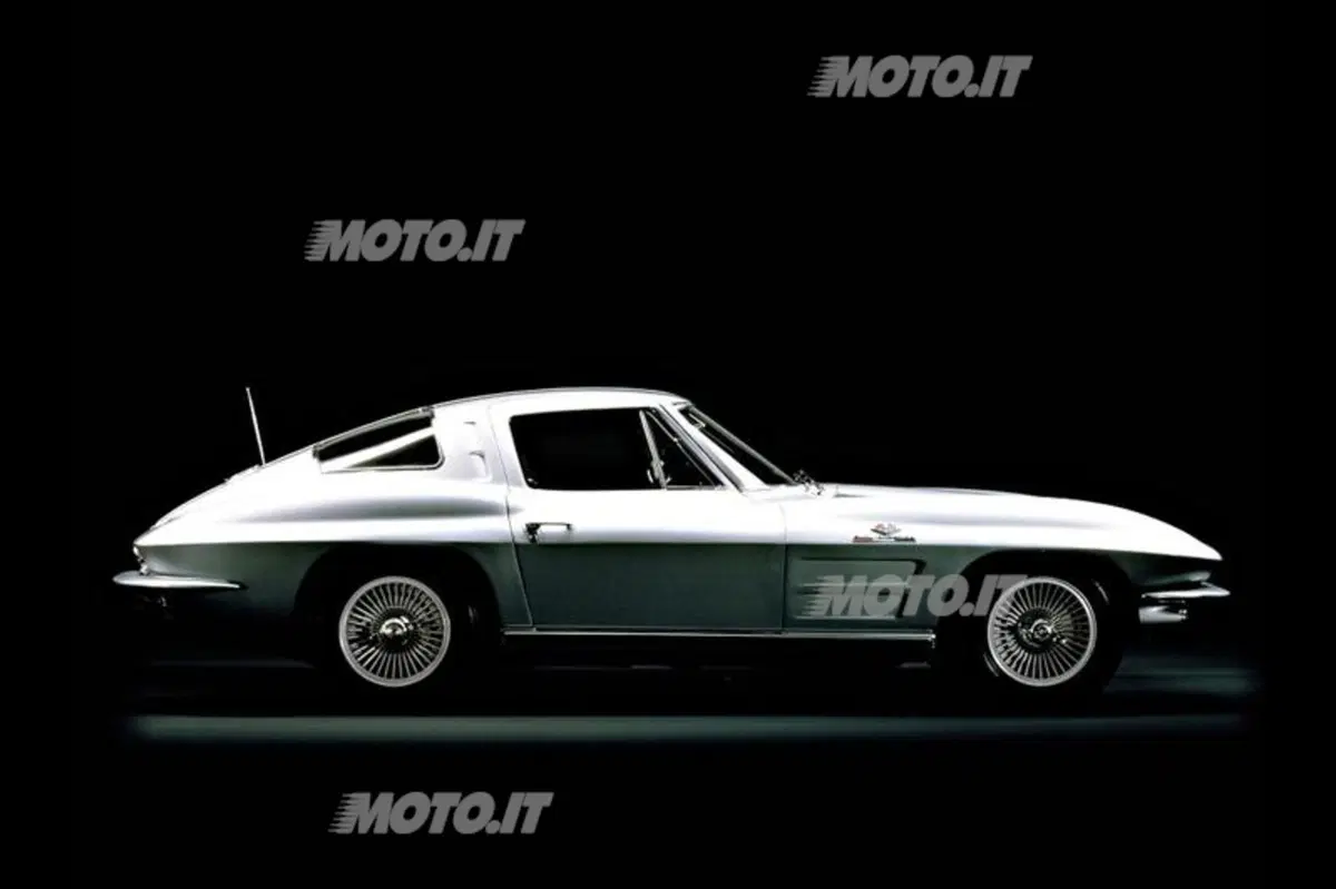 Chevrolet Corvette: 60 anni di mito americano (11)