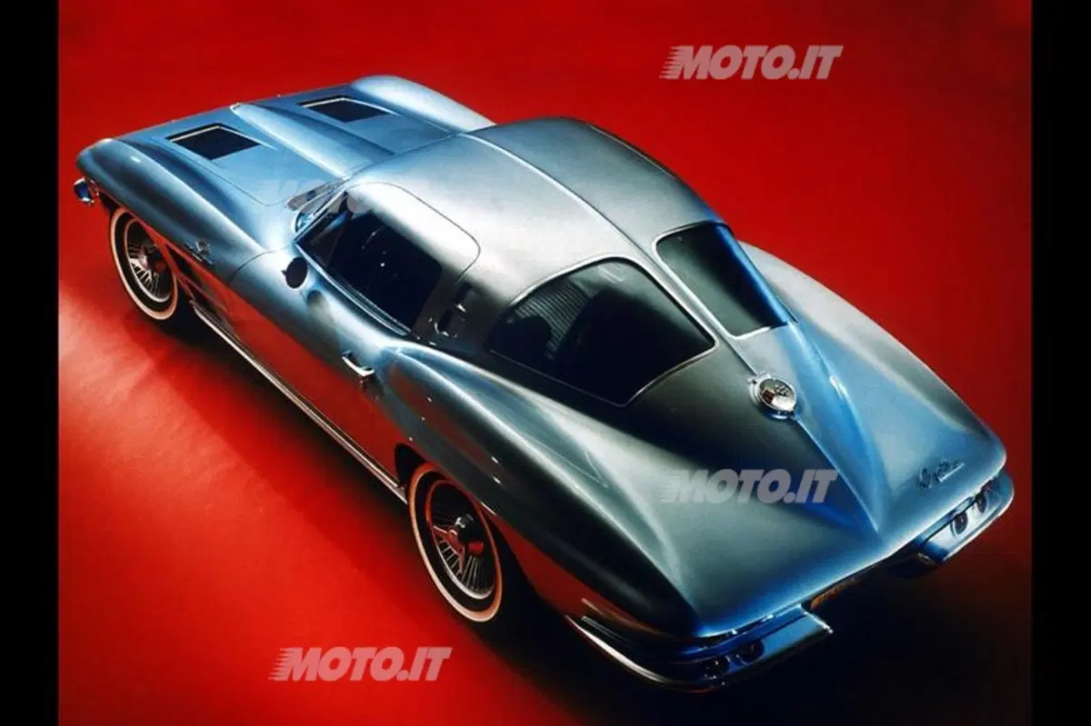 Chevrolet Corvette: 60 anni di mito americano (12)