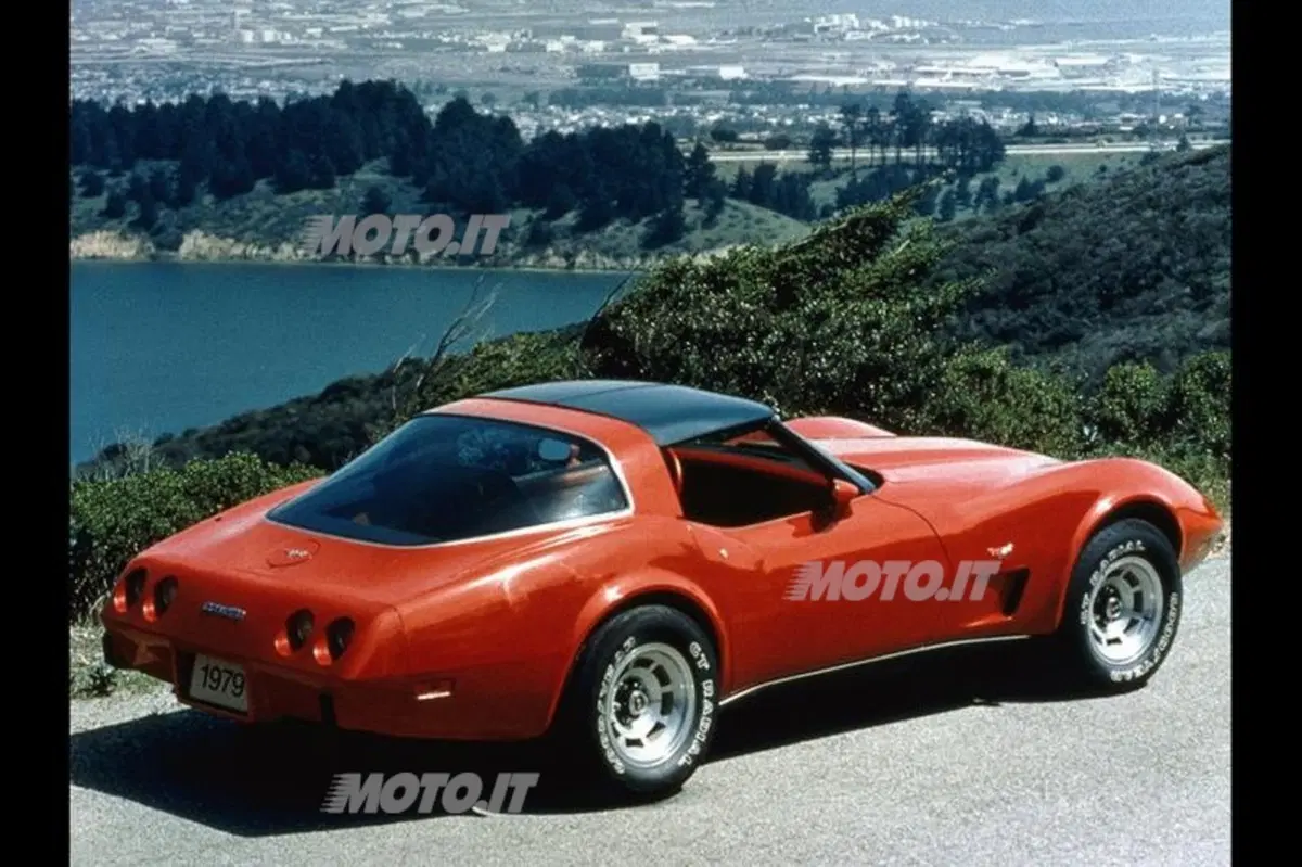 Chevrolet Corvette: 60 anni di mito americano (23)