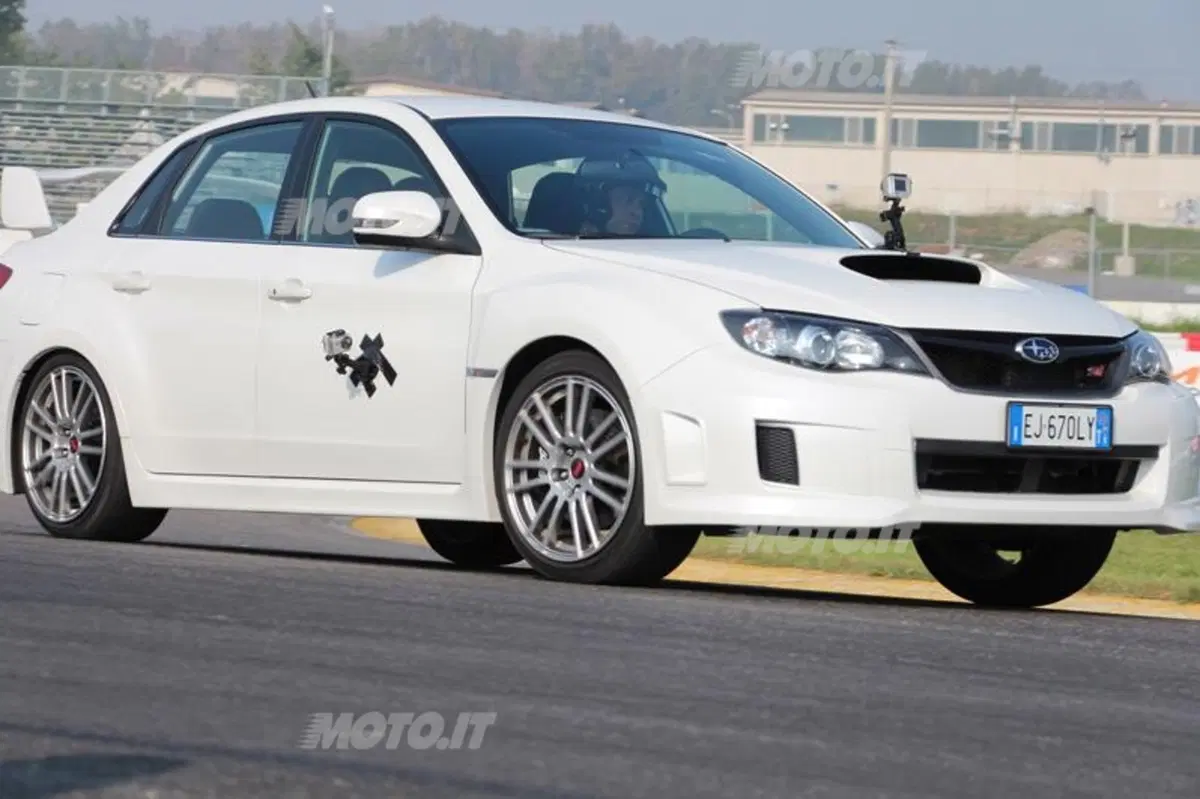 Subaru Impreza WRX STI (8)