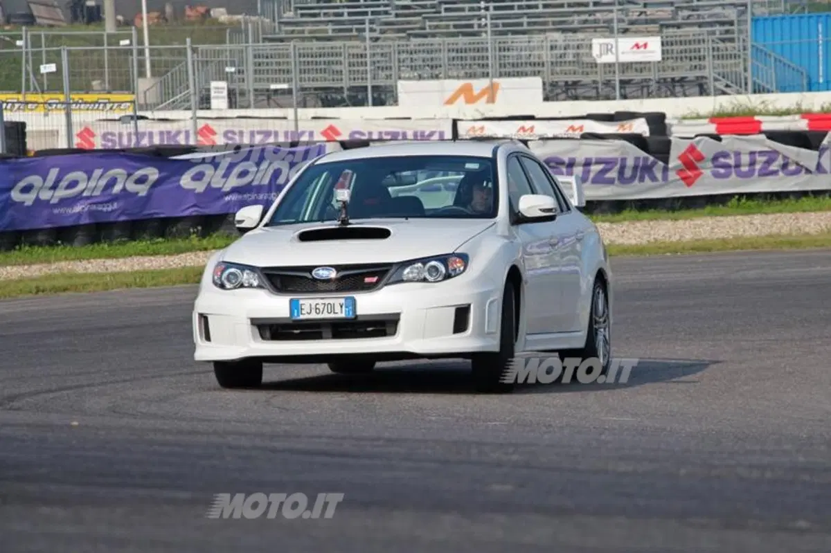 Subaru Impreza WRX STI (10)