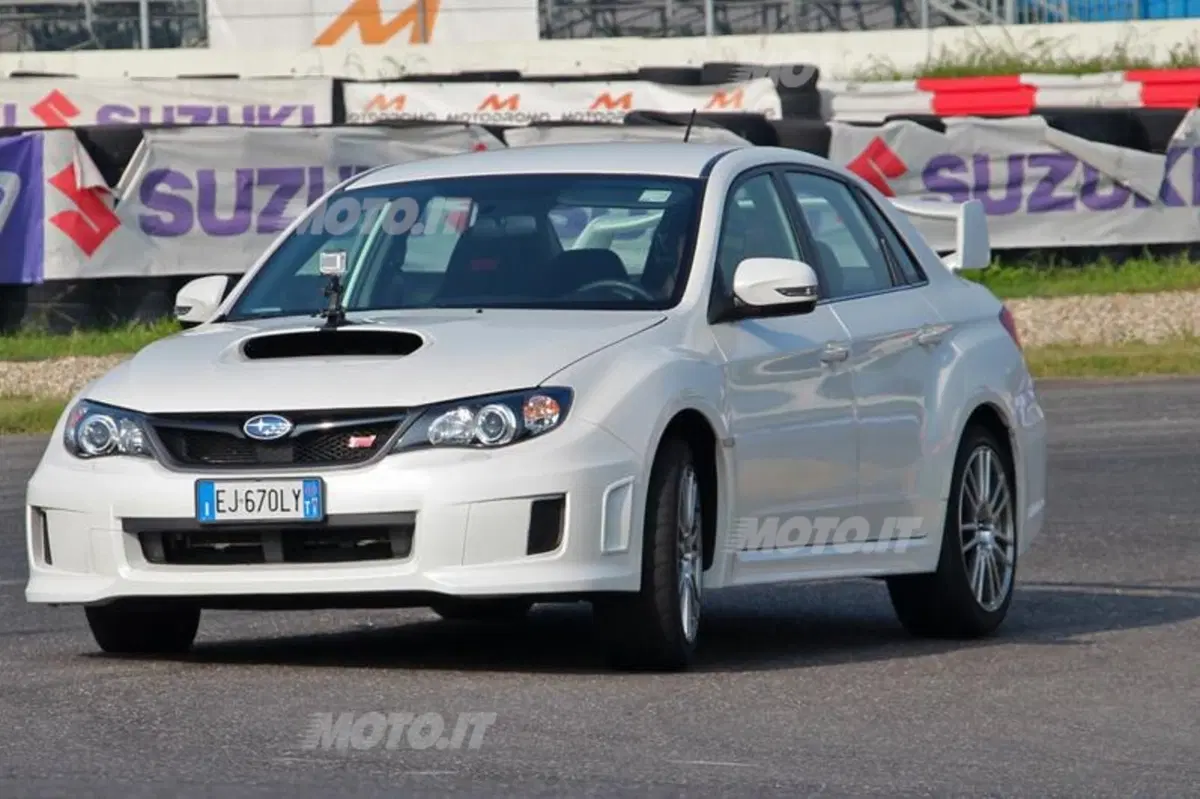 Subaru Impreza WRX STI (12)