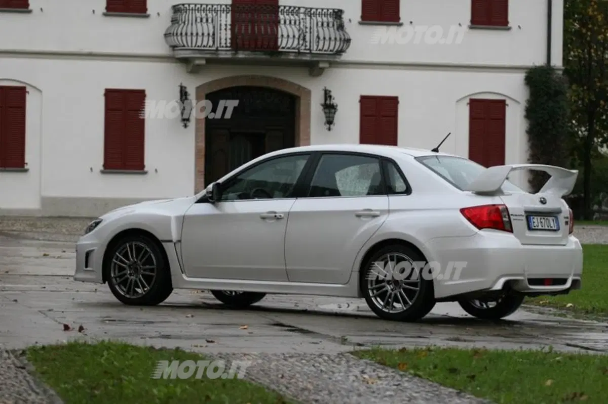 Subaru Impreza WRX STI (26)