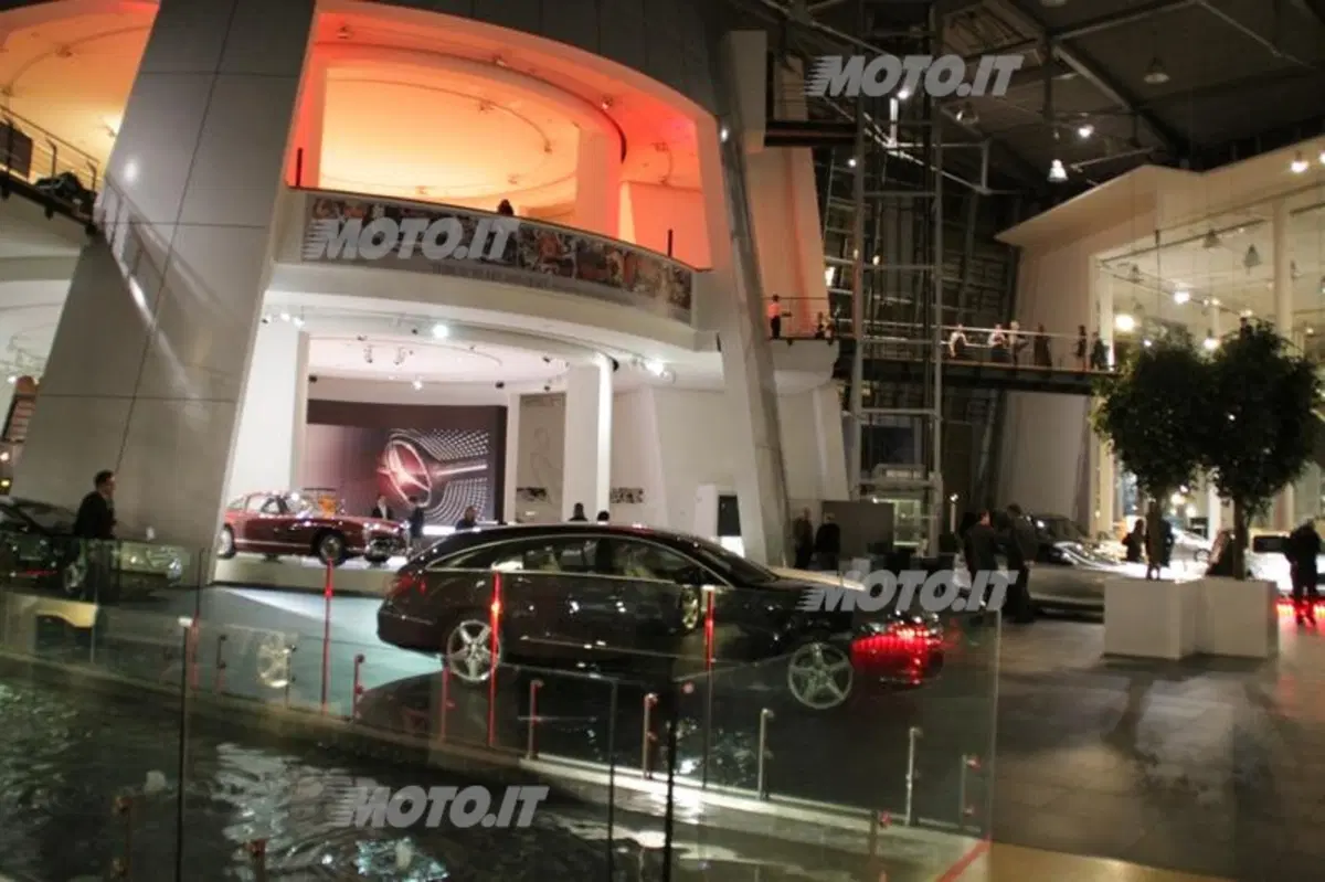 Mercedes-Benz Classic: presentato il calendario con protagonista la Classe S (38)