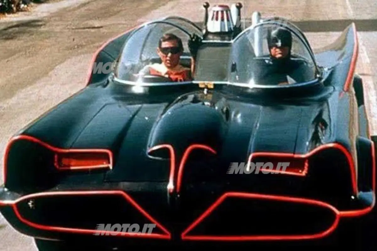 Battuta all’asta per 4.2 milioni di dollari la Batmobile anni ‘60