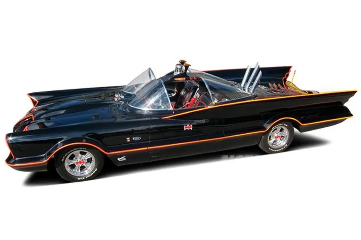 Battuta all’asta per 4.2 milioni di dollari la Batmobile anni ‘60 (5)