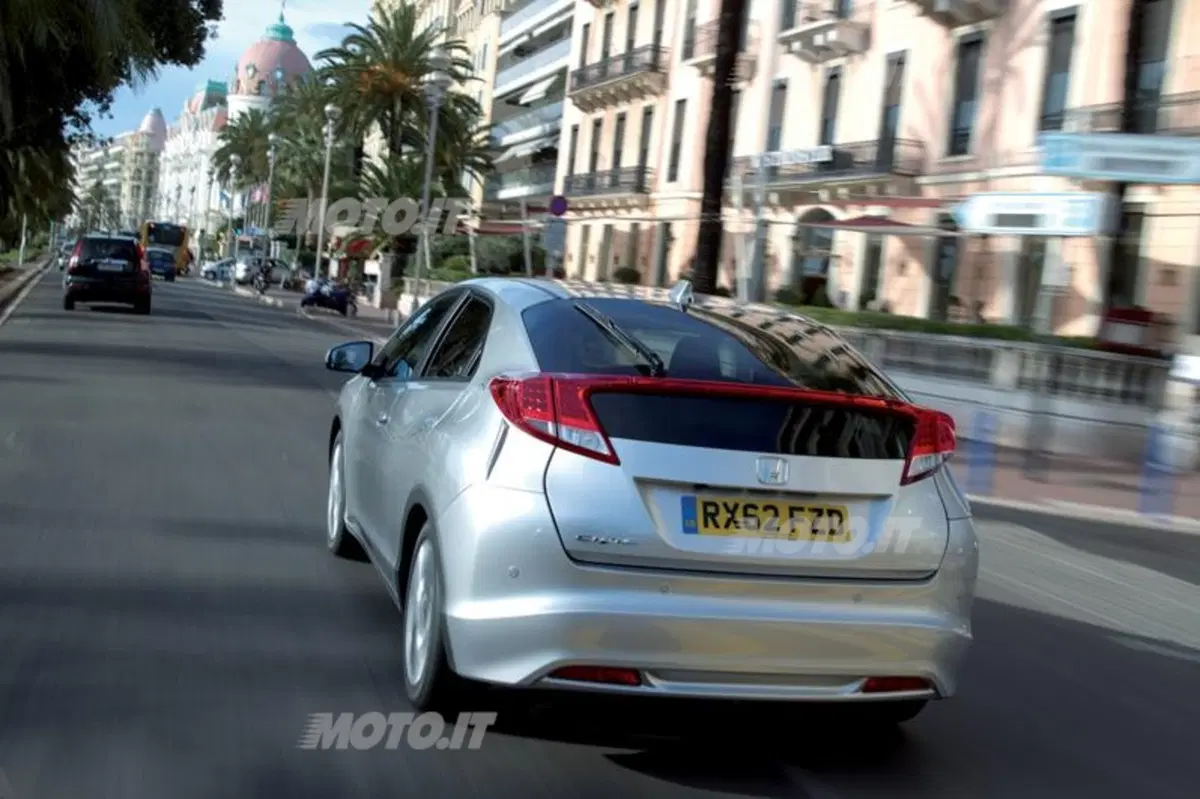 Honda Civic 1.6 i-DTEC (9)