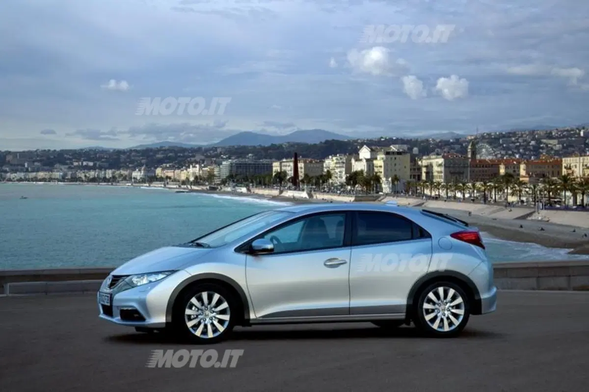 Honda Civic 1.6 i-DTEC (12)
