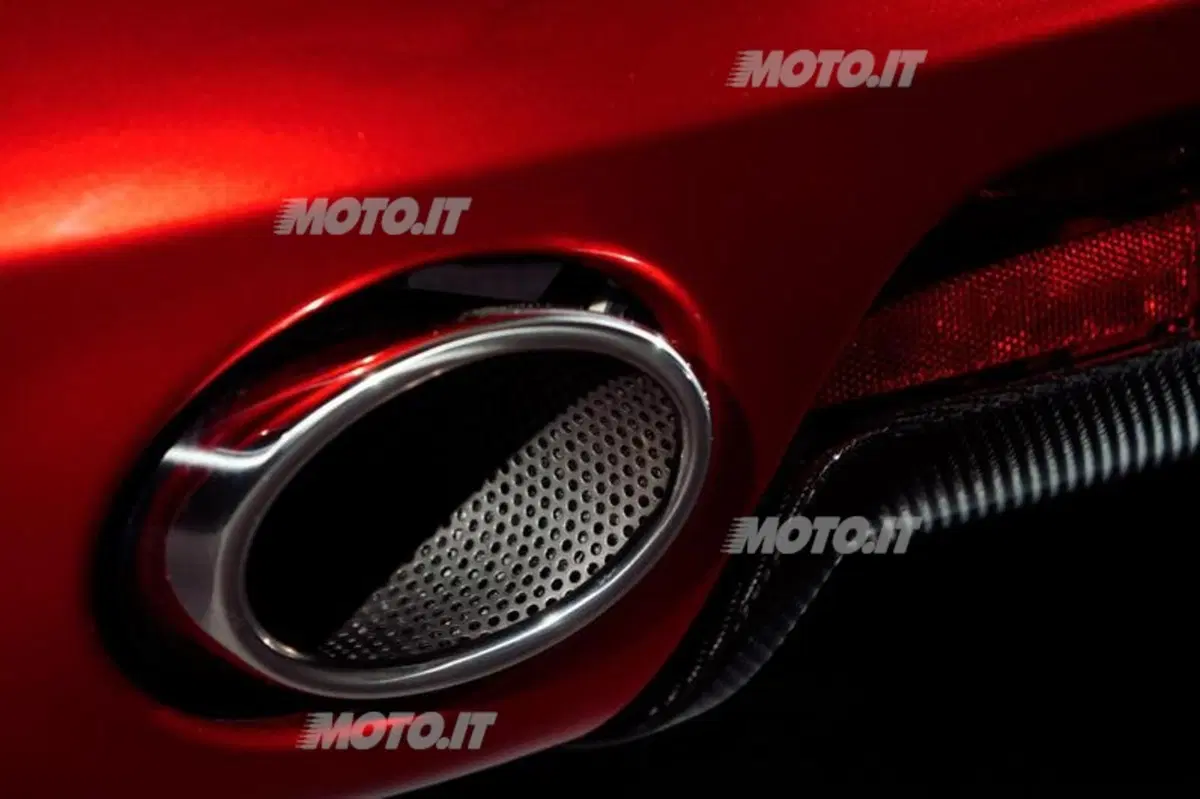Aston Martin Rapide S: nuovo look e 558 CV per la quattro porte di Gaydon (8)