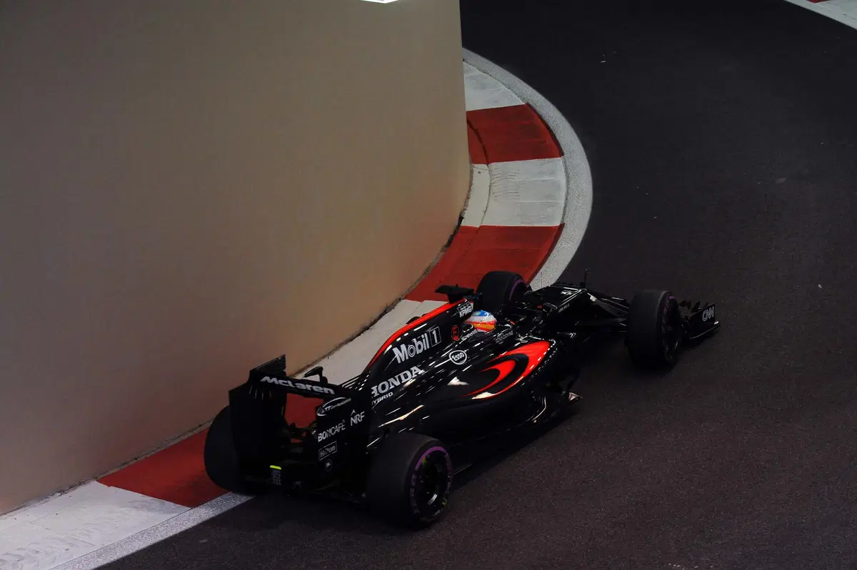 F1, Gp Abu Dhabi 2016: pole per Hamilton (14)