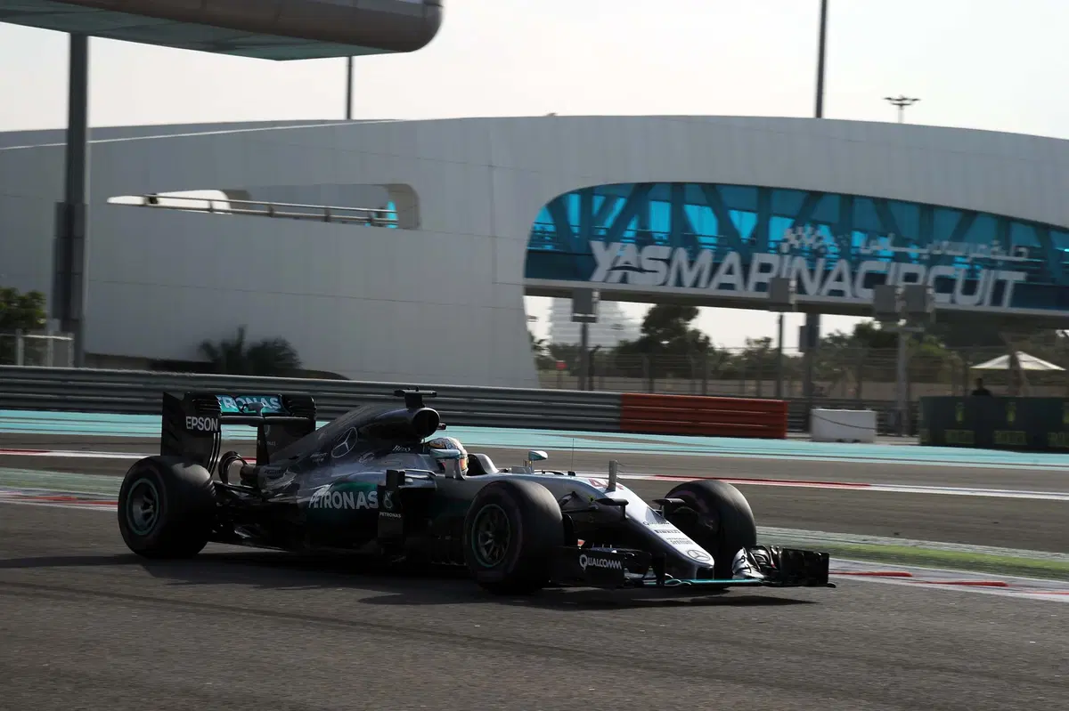 F1, Gp Abu Dhabi 2016: pole per Hamilton (24)