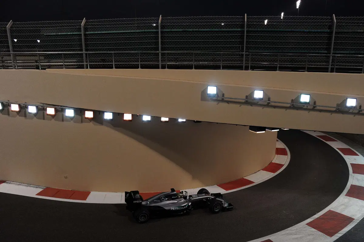 F1, Gp Abu Dhabi 2016: pole per Hamilton (35)