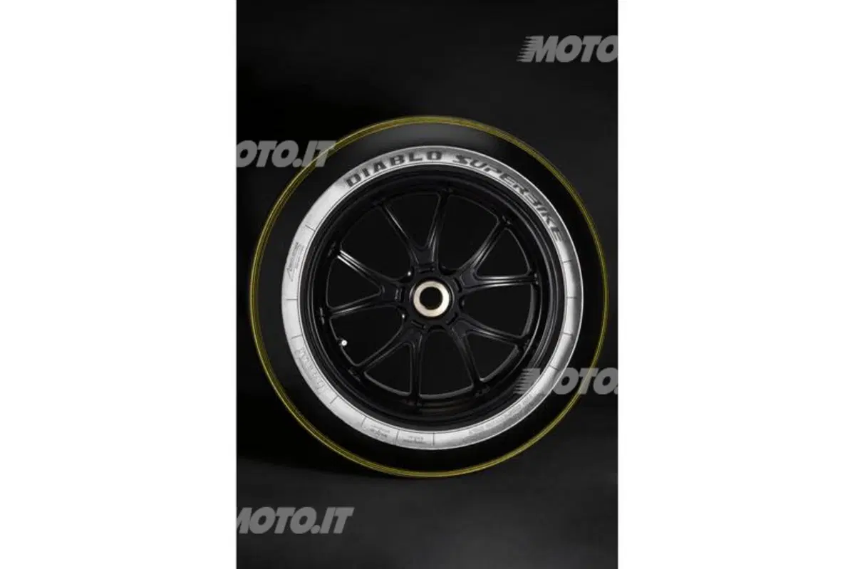 Pirelli: presentata la stagione Motorsport 2013 (27)