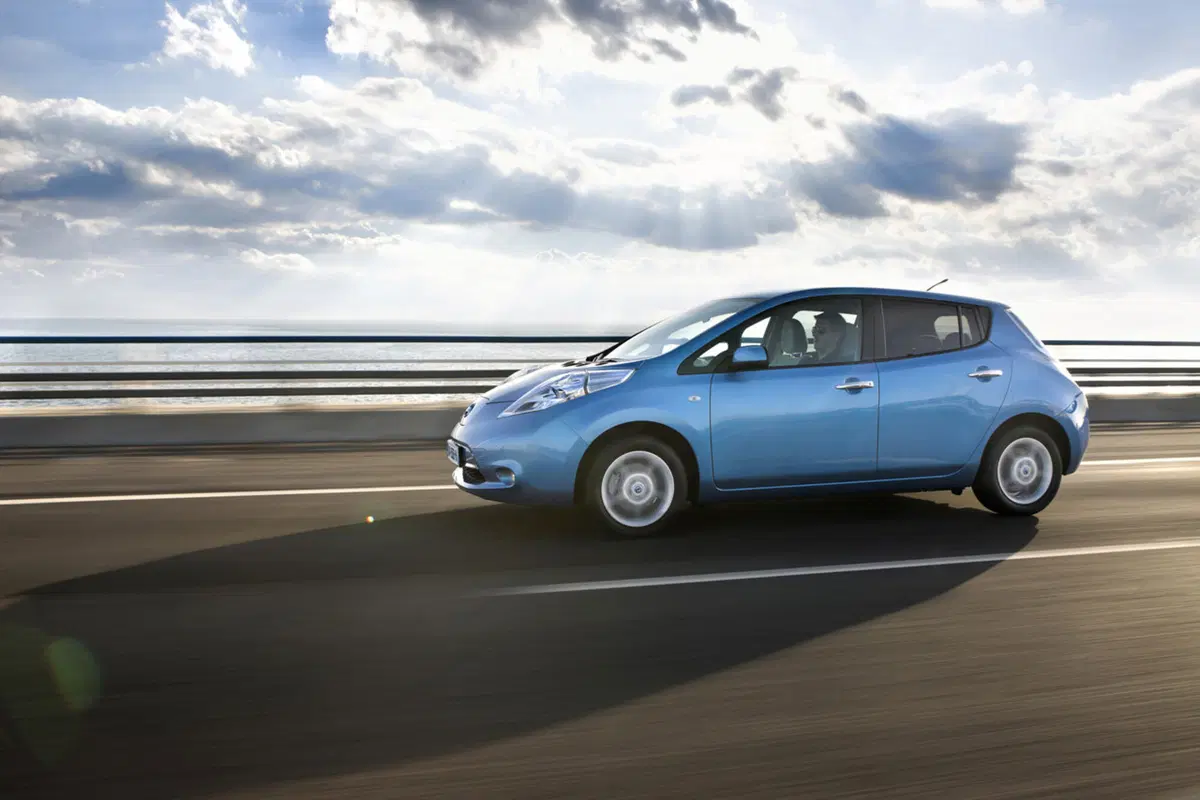 Nissan Leaf: adesso costa 3.000 euro in meno (4)