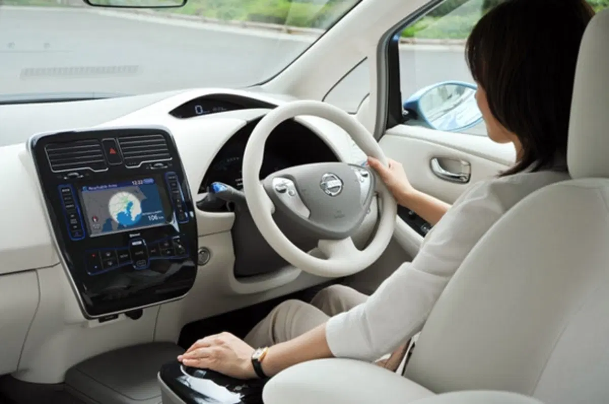 Nissan Leaf: adesso costa 3.000 euro in meno (5)