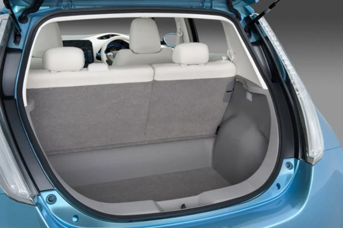 Nissan Leaf: adesso costa 3.000 euro in meno (7)