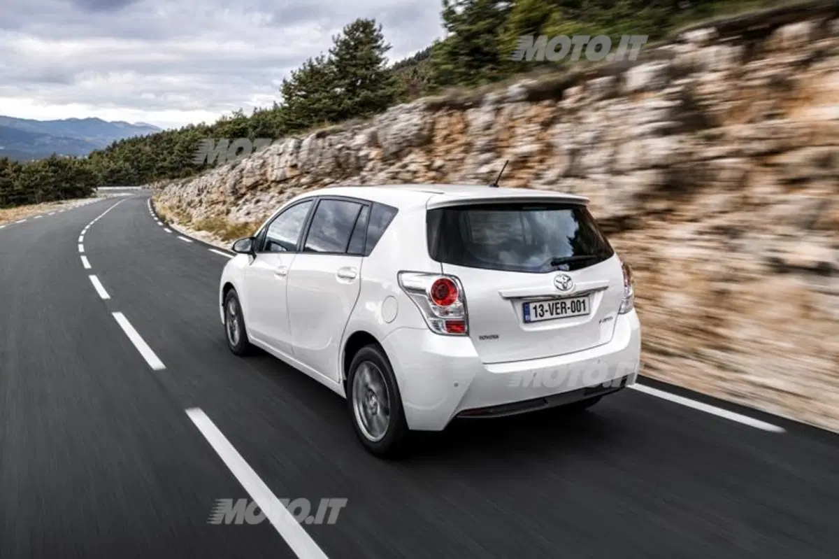 Toyota Verso (3)
