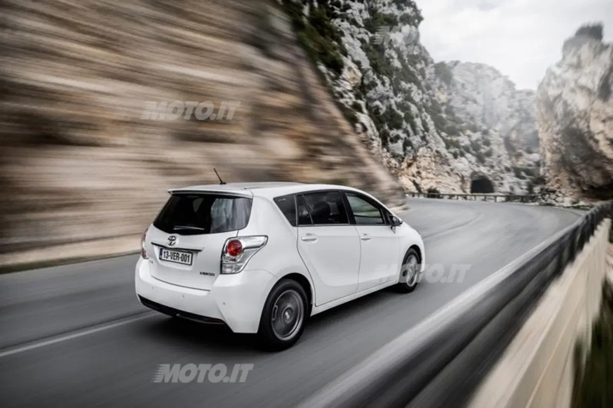Toyota Verso (7)