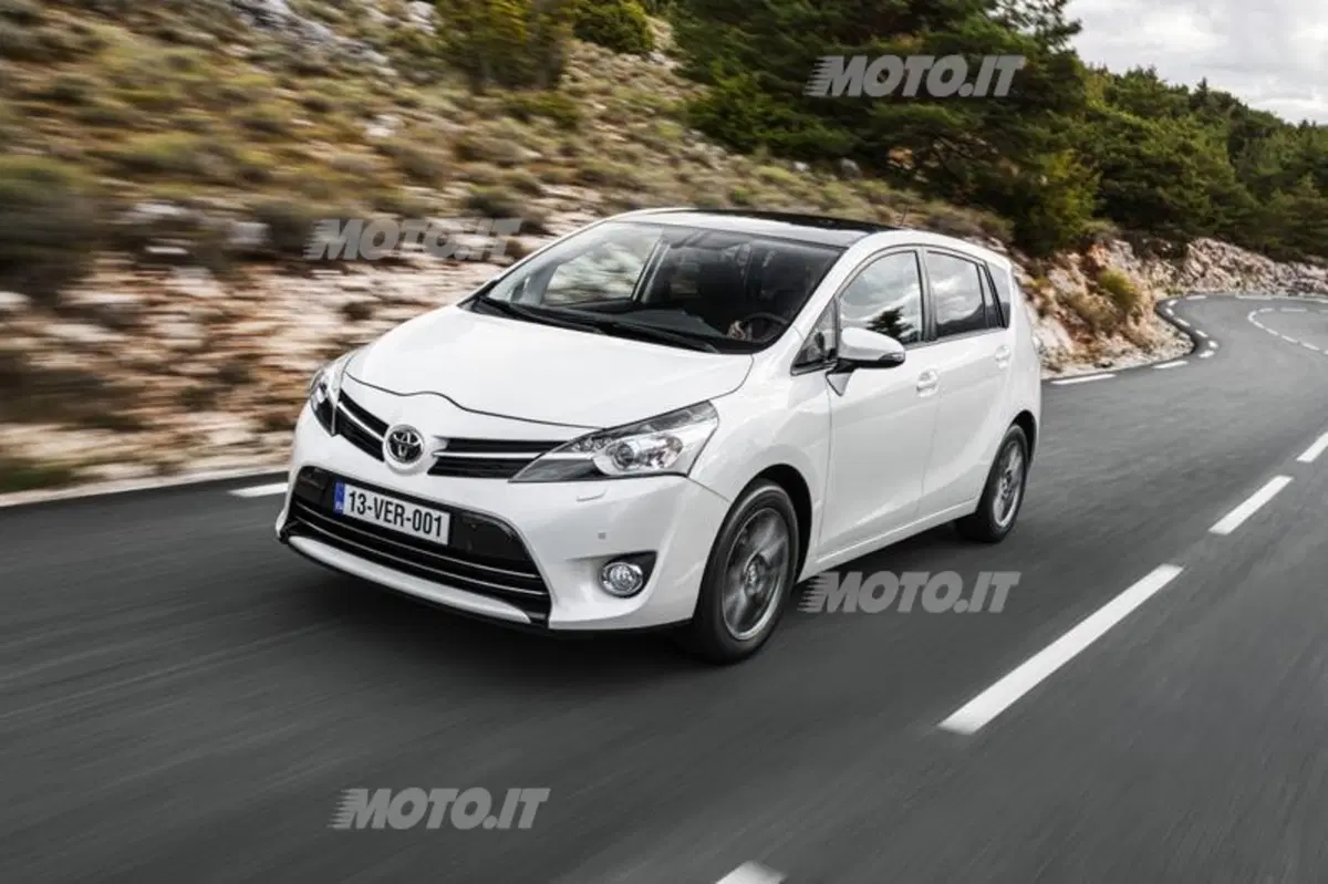 Toyota Verso (8)