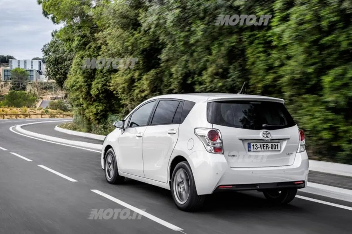 Toyota Verso (9)