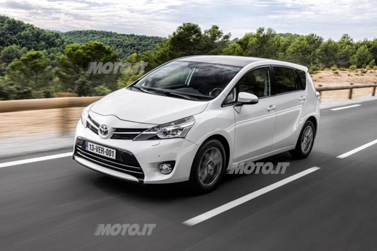 Toyota Verso (11)