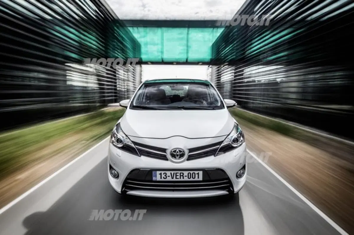 Toyota Verso (15)
