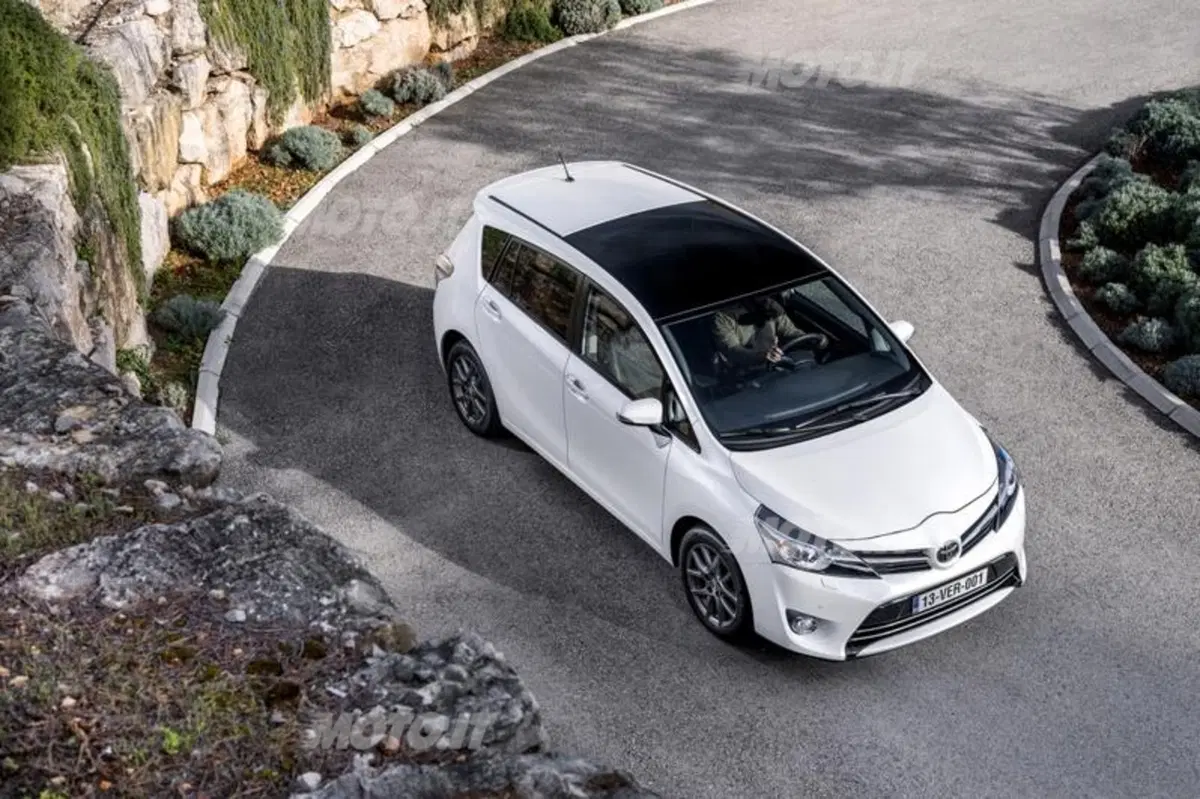 Toyota Verso (17)