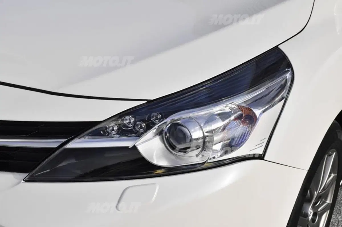 Toyota Verso (34)