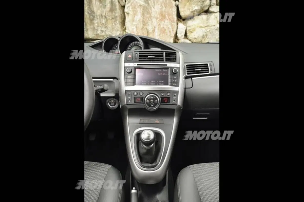 Toyota Verso (45)