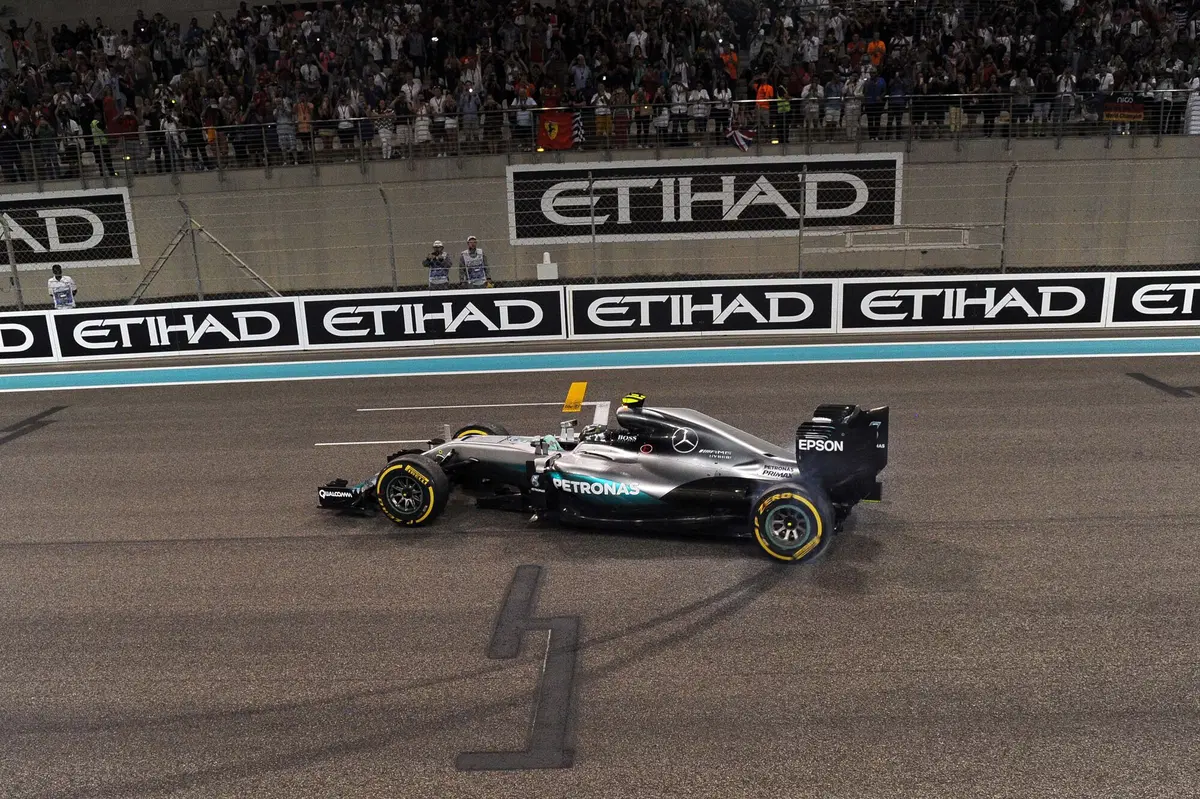 F1, Gp Abu Dhabi 2016: Hamilton vince, ma non basta. Rosberg è campione del mondo (49)