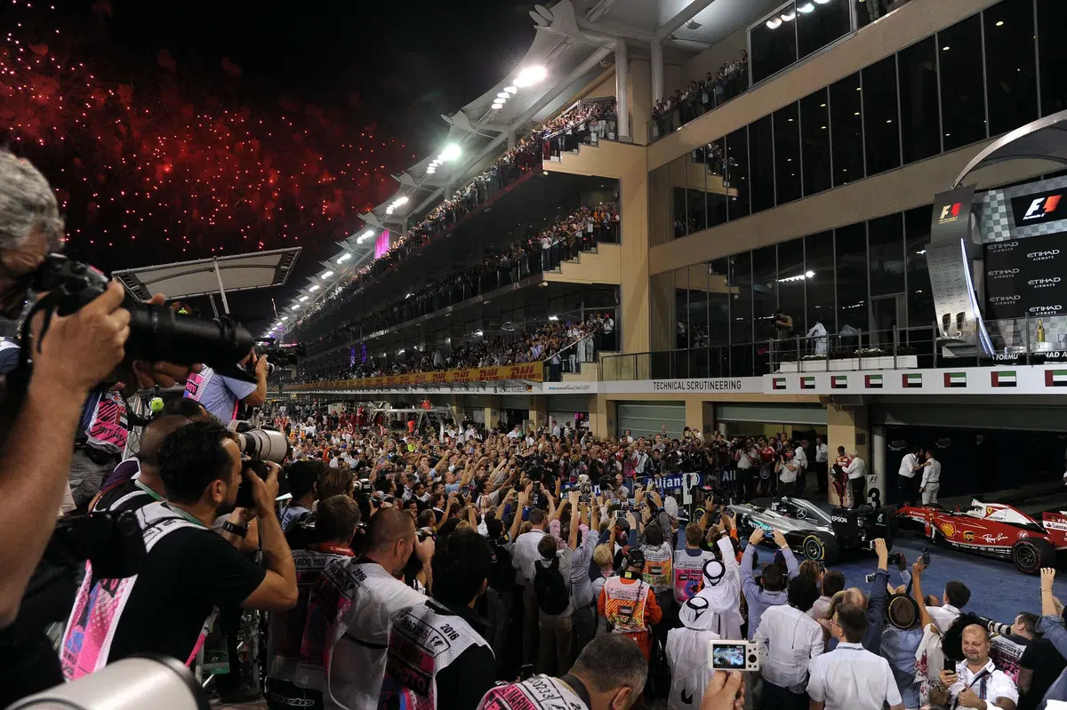 F1, Gp Abu Dhabi 2016: Hamilton vince, ma non basta. Rosberg è campione del mondo (68)