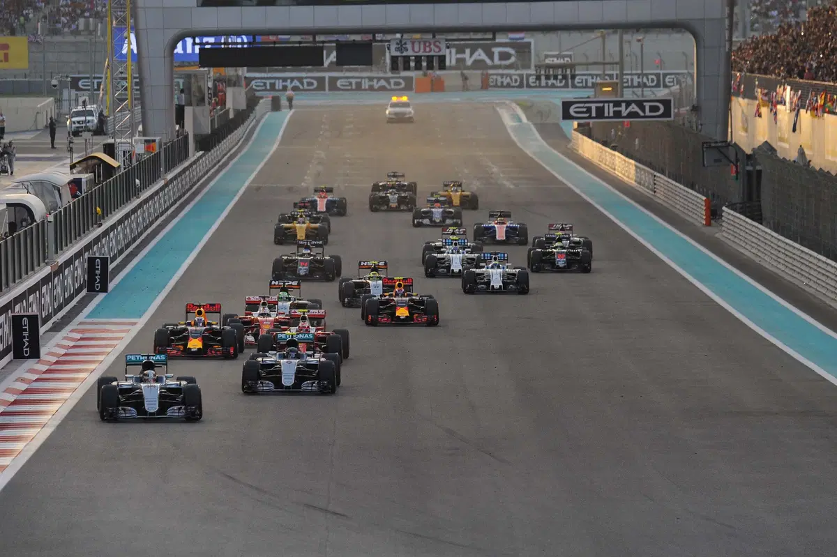 F1, Gp Abu Dhabi 2016: Hamilton vince, ma non basta. Rosberg è campione del mondo (11)