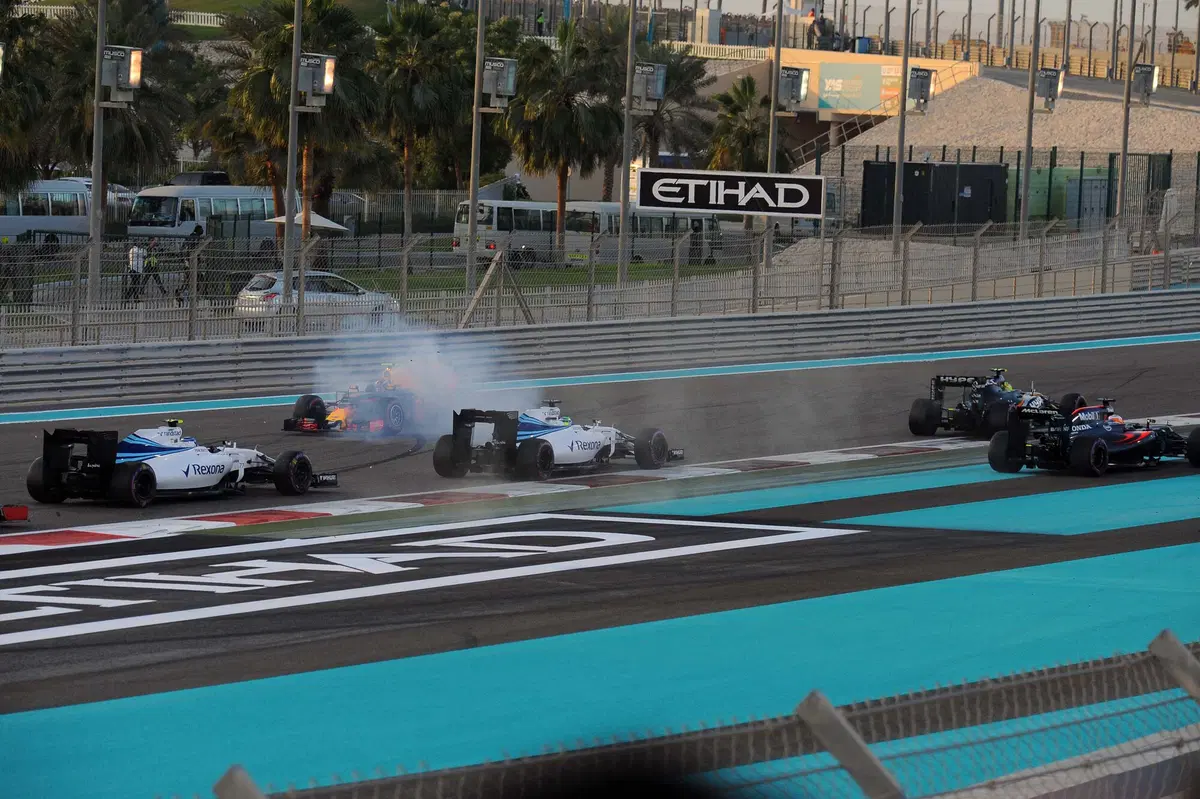 F1, Gp Abu Dhabi 2016: Hamilton vince, ma non basta. Rosberg è campione del mondo (16)