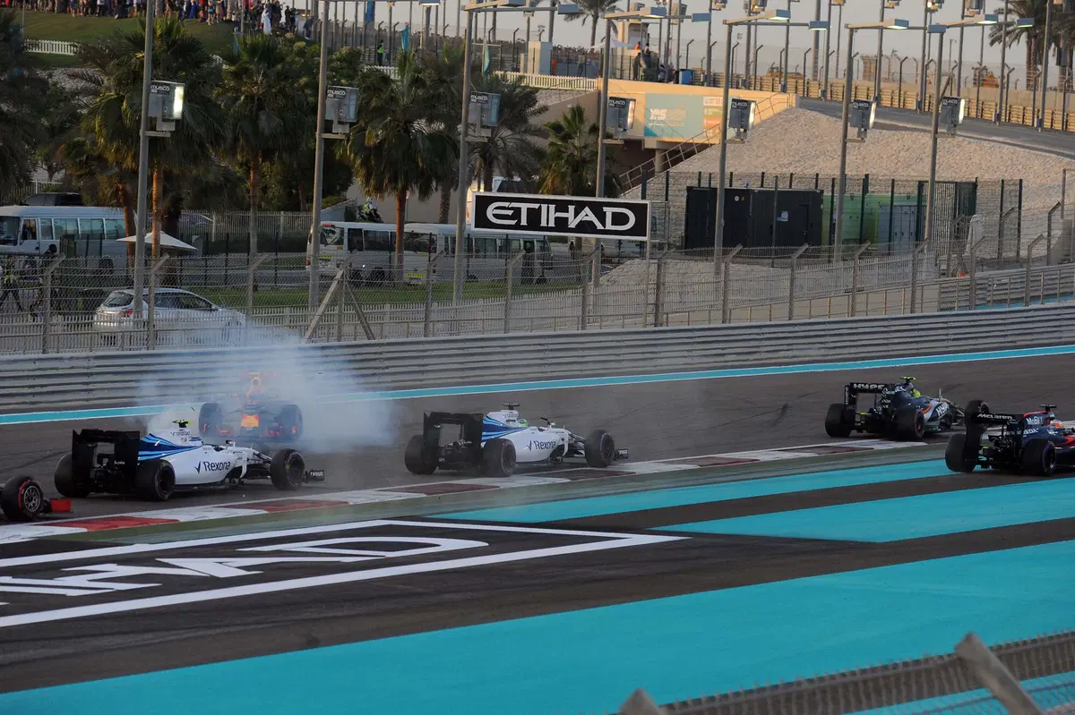F1, Gp Abu Dhabi 2016: Hamilton vince, ma non basta. Rosberg è campione del mondo (17)