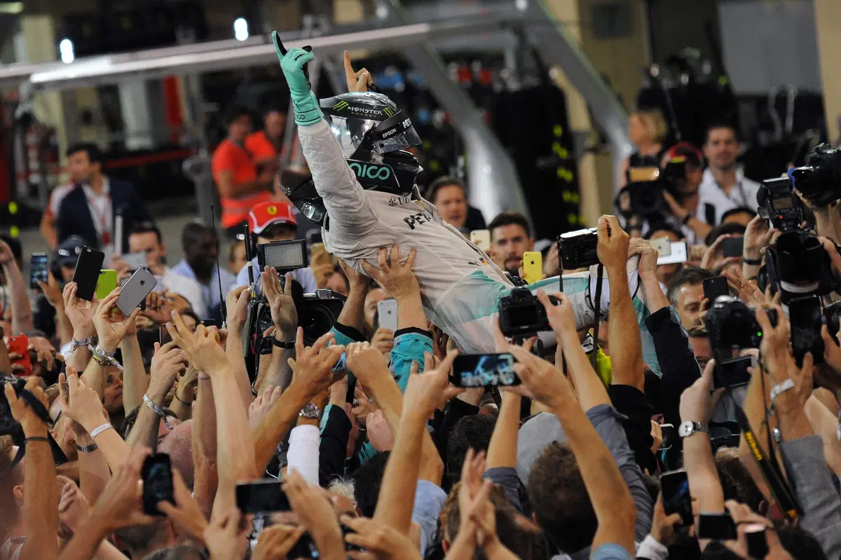 F1, Gp Abu Dhabi 2016: Hamilton vince, ma non basta. Rosberg è campione del mondo (24)