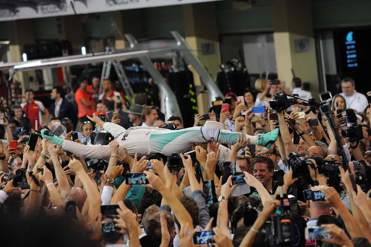 F1, Gp Abu Dhabi 2016: Hamilton vince, ma non basta. Rosberg è campione del mondo (26)