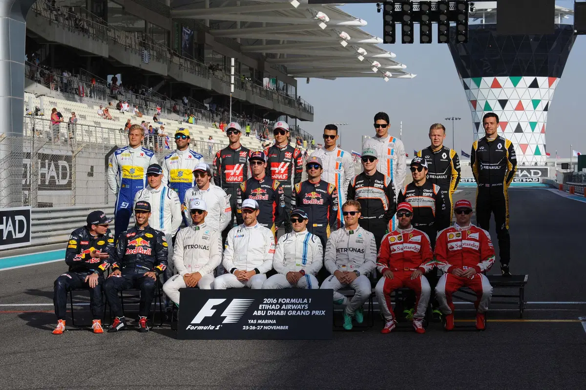 F1, Gp Abu Dhabi 2016: Hamilton vince, ma non basta. Rosberg è campione del mondo (35)