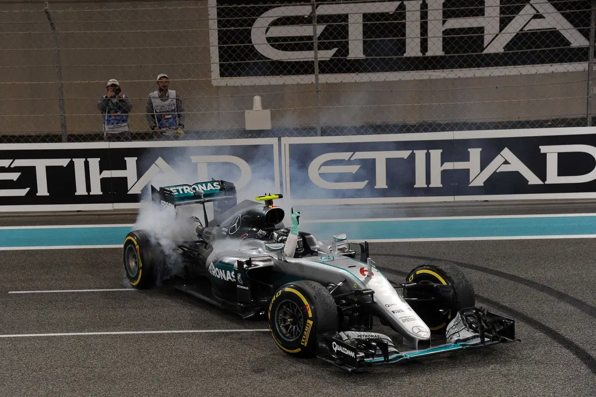 F1, Gp Abu Dhabi 2016: Hamilton vince, ma non basta. Rosberg è campione del mondo (56)