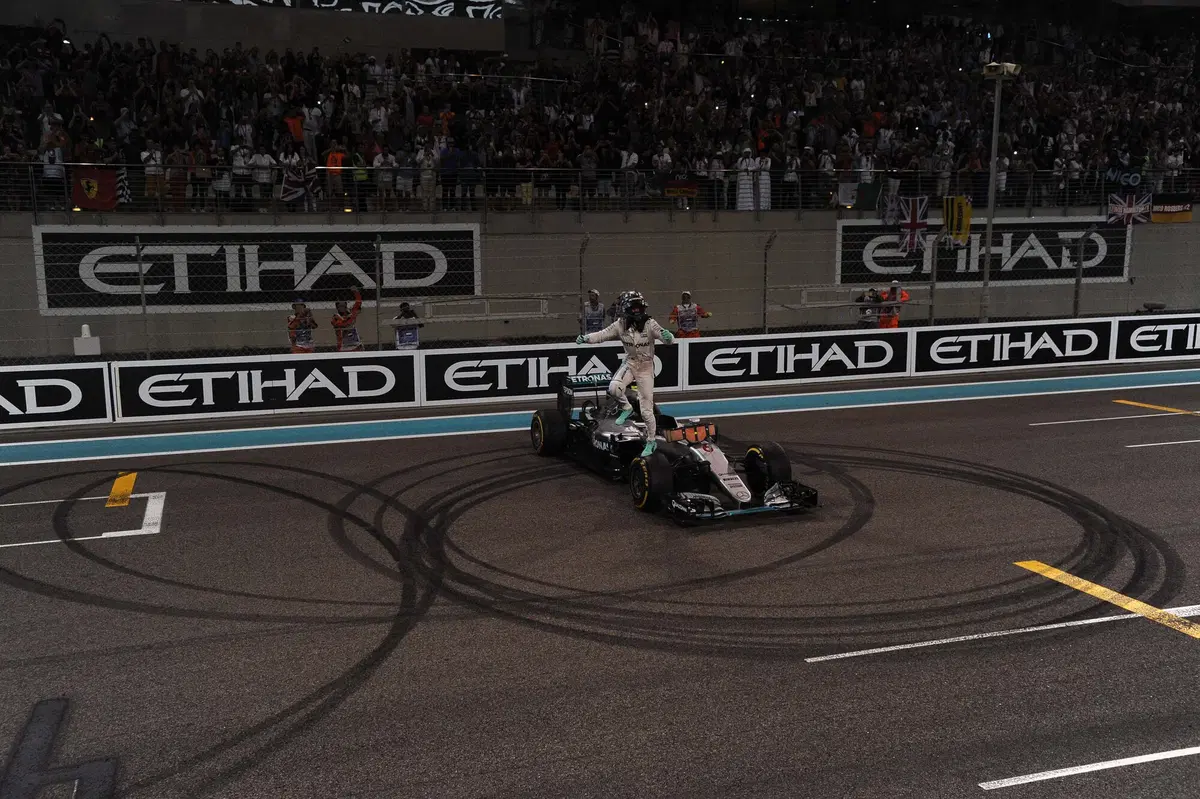 F1, Gp Abu Dhabi 2016: Hamilton vince, ma non basta. Rosberg è campione del mondo (63)