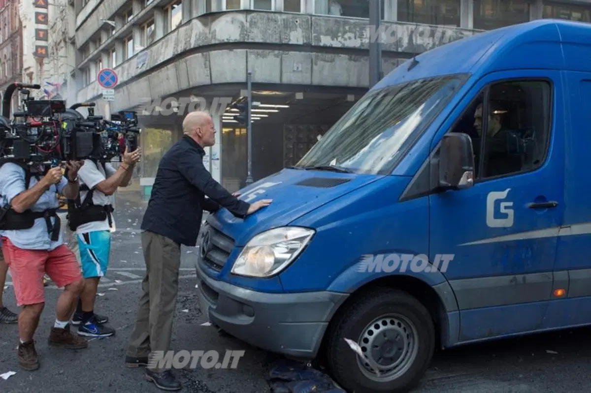 Die Hard - Un buon giorno per morire: 14 Mercedes-Benz per Bruce Willis (2)